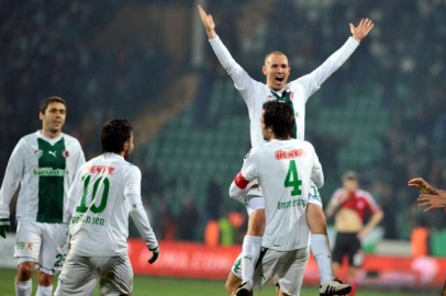 (ÖZEL HABER) Efsane İskoçyalı Bursa'dan Haber Var'a konuştu! "Galatasaray maçını unutamıyorum"