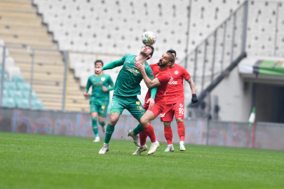 Bursaspor’da bir ayrılık daha!