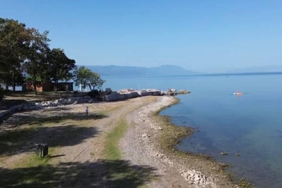 İznik Gölü’nde endişelendiren görüntü