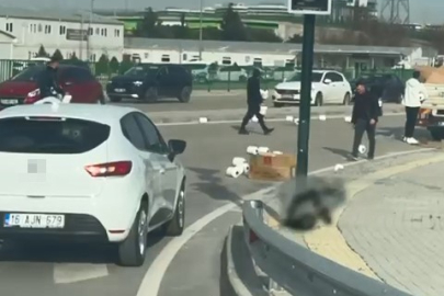 Bursa'da sürücüler yere dökülen malzeme için seferber oldu