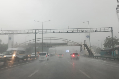 Bursa'da yollar dereye döndü