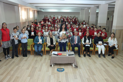 Çocuklara kitap söyleşilerinde konu Cumhuriyet'in değerleri