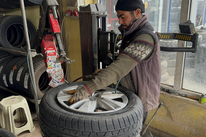 Lastikçilerde kış yoğunluğu başladı