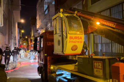 Tekstil malzemesi üreten 3 katlı iş yerinde yangın