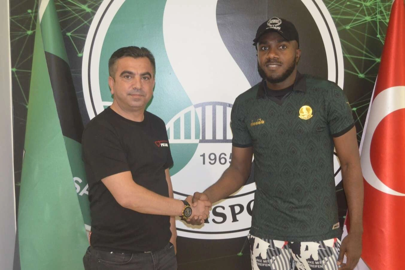 Sakaryaspor, Kabongo Kasongo ile 2 yıllık sözleşme imzaladı