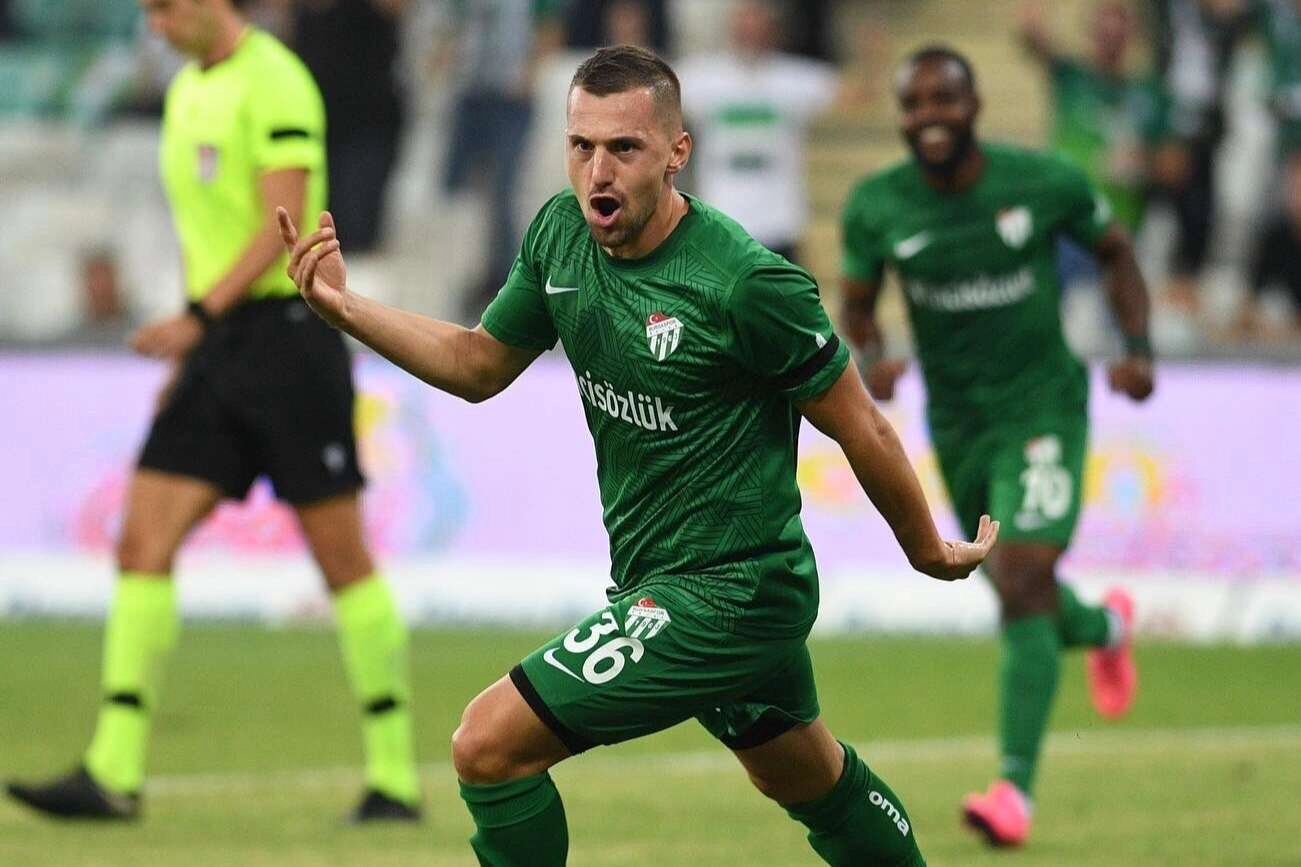 Burak Altıparmak, Bursaspor’a veda etti