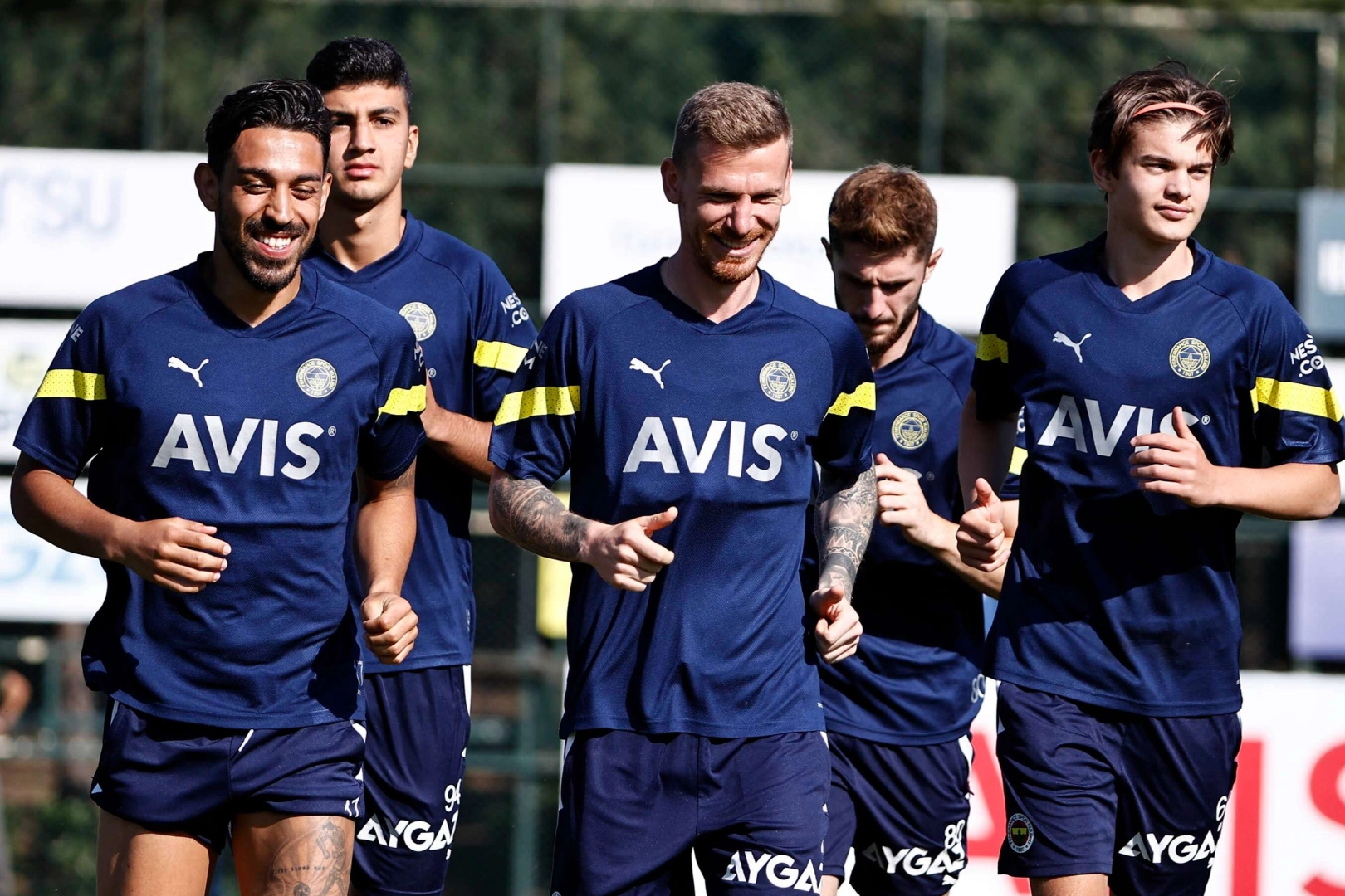 Fenerbahçe, hazırlıklarını sürdürüyor