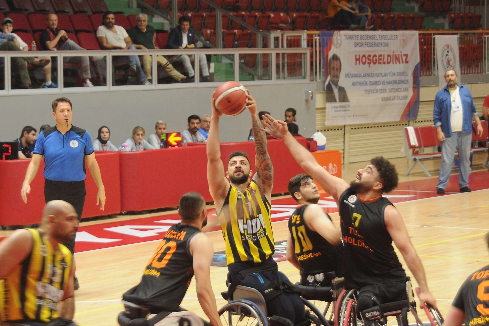 Galatasaray’ı yenen Fenerbahçe adını finale yazdırdı