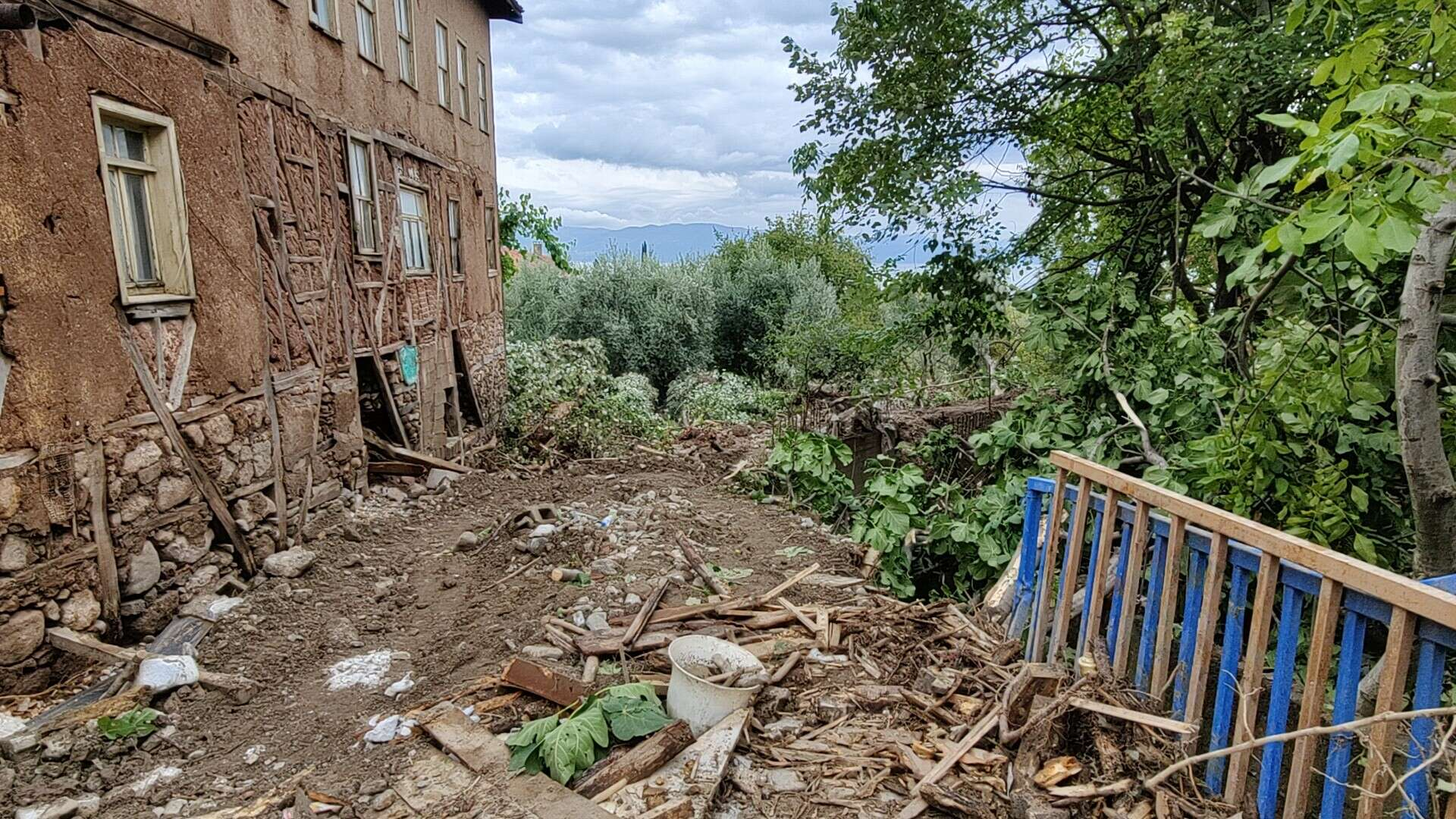 Dere taştı, hayat durdu...Bursa'da selin bilançosu gün aydınlanınca ortaya çıktı