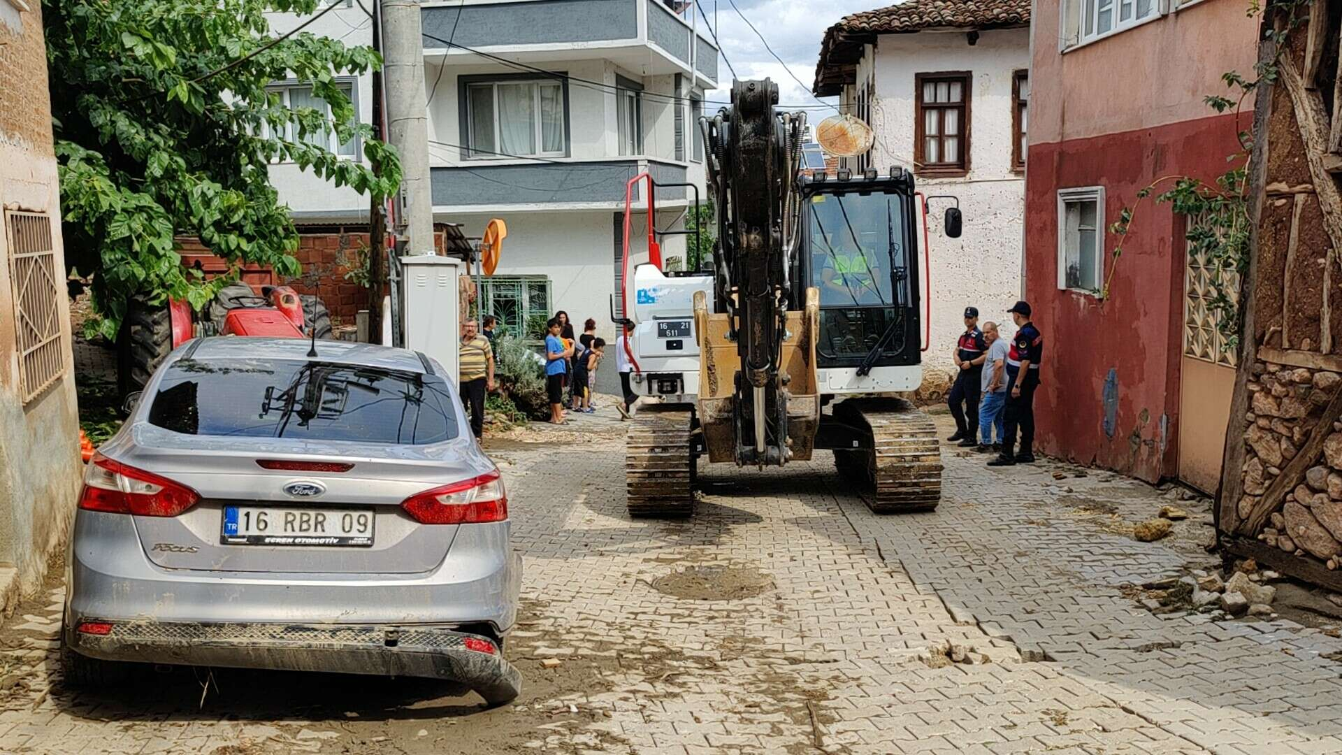 Dere taştı, hayat durdu...Bursa'da selin bilançosu gün aydınlanınca ortaya çıktı