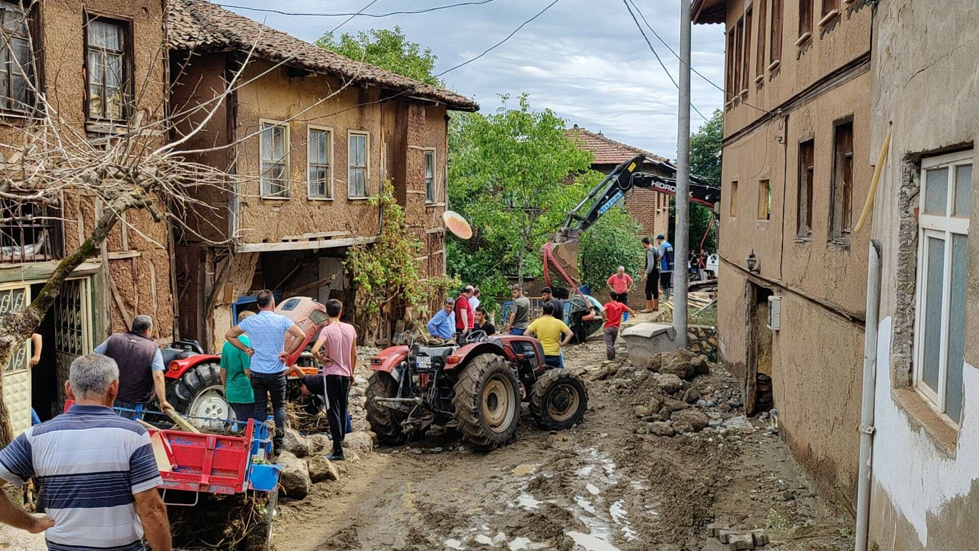 Dere taştı, hayat durdu...Bursa'da selin bilançosu gün aydınlanınca ortaya çıktı