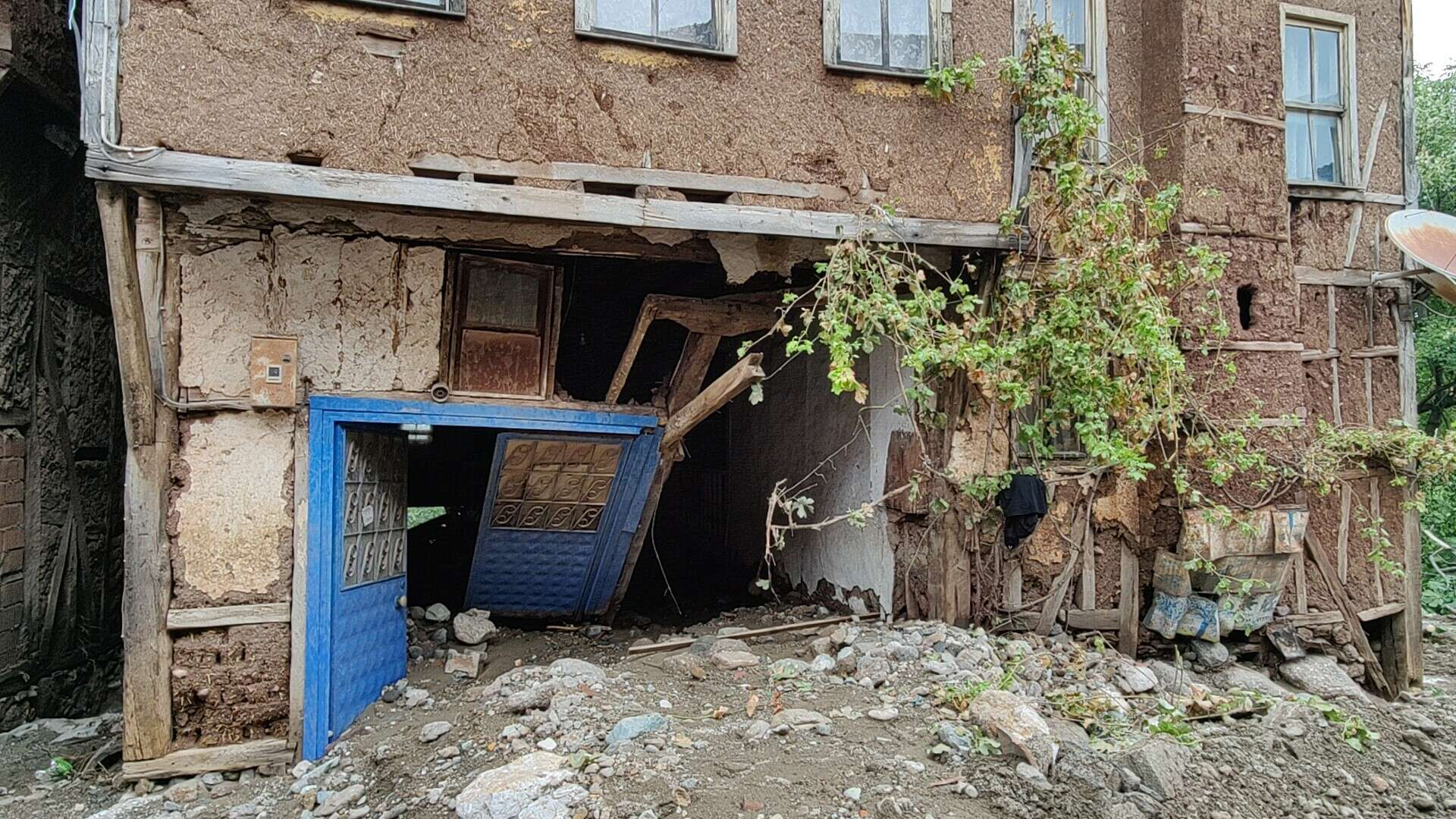 Dere taştı, hayat durdu...Bursa'da selin bilançosu gün aydınlanınca ortaya çıktı