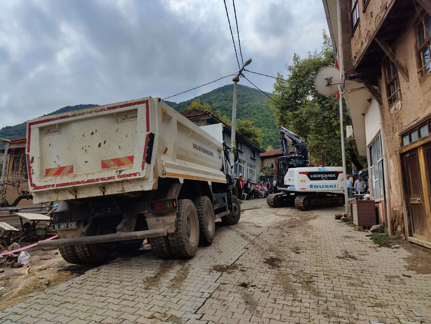 Dere taştı, hayat durdu...Bursa'da selin bilançosu gün aydınlanınca ortaya çıktı