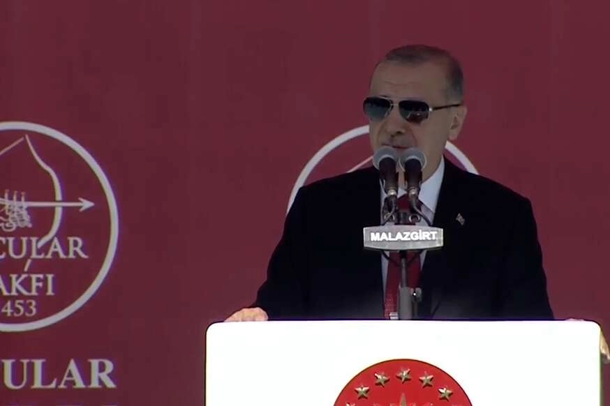 Cumhurbaşkanı Erdoğan: 'Malazgirt milletimizle birlikte, tüm İslam dünyasının bir zaferidir'