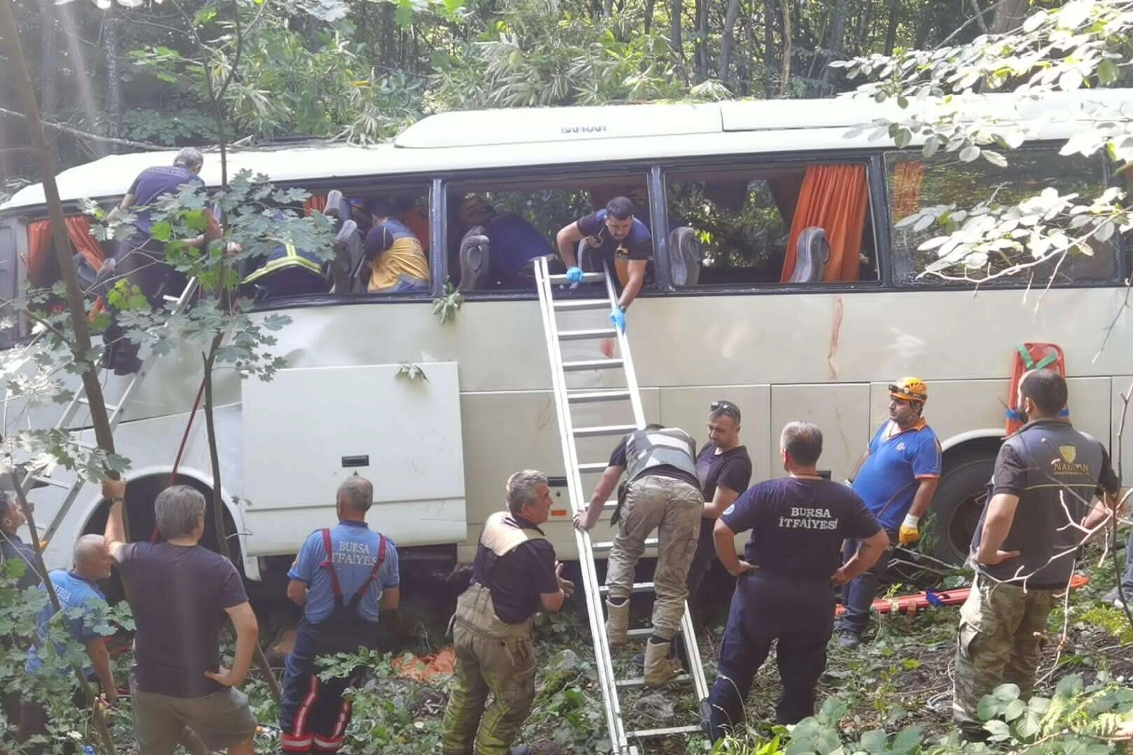 Tur otobüsü kazasında ölü sayısı 5 oldu