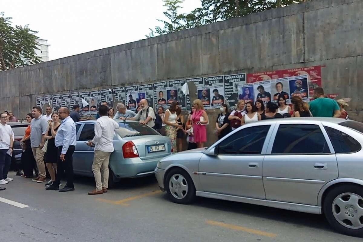 İzmir'de endişe hakim! Halk sokağa döküldü