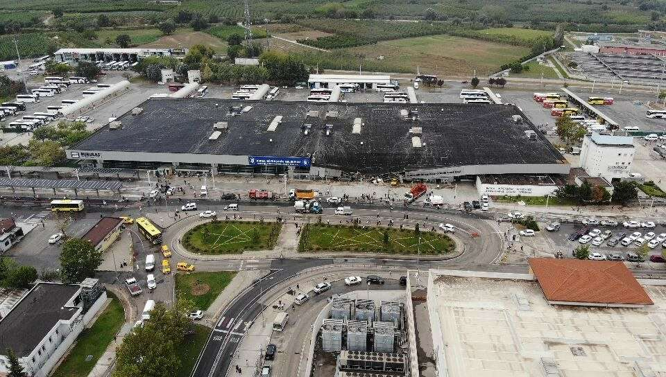 Yıldırım düşmesi sonrası çatısı yıkılan Otobüs Terminali havadan görüntülendi