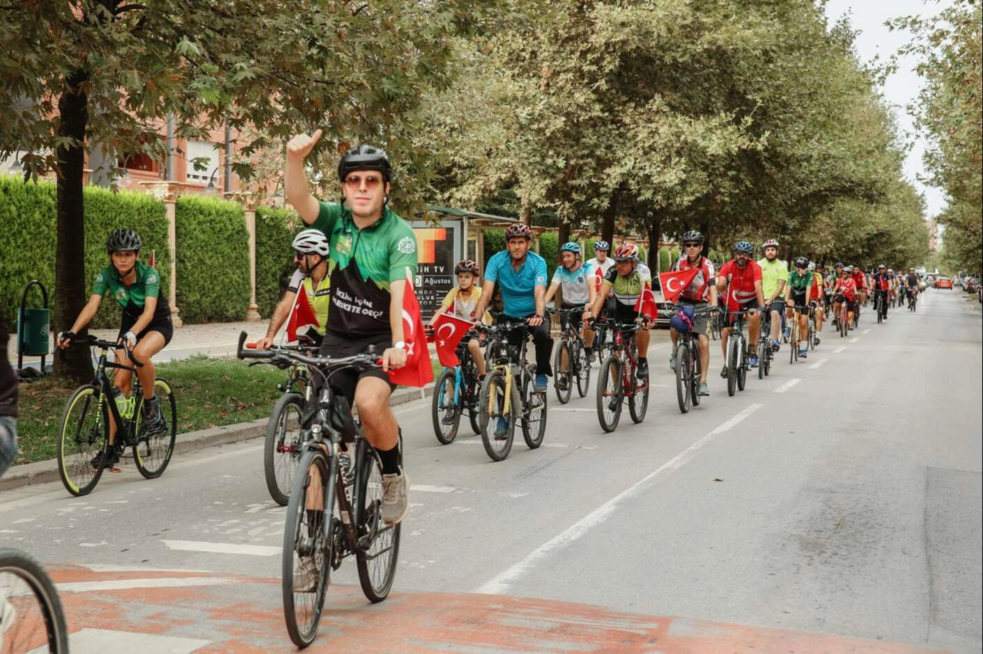 Zafer’den Barış’a pedalladılar