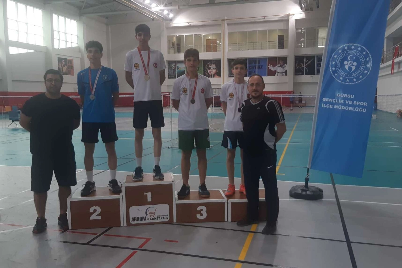 Bursa Büyükşehir Belediyesporlu badmintonculardan 13 madalya