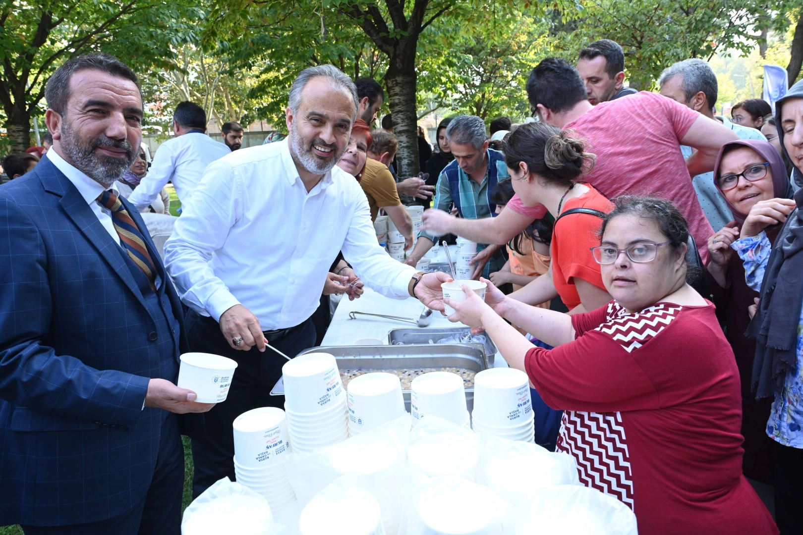 Bursa'da çölyak hastalarına glütensiz aşure