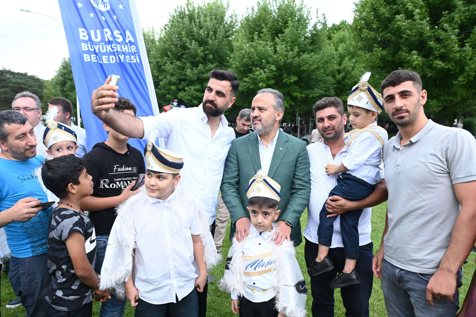 Bursa Büyükşehir'den Merinos’ta sünnet şöleni