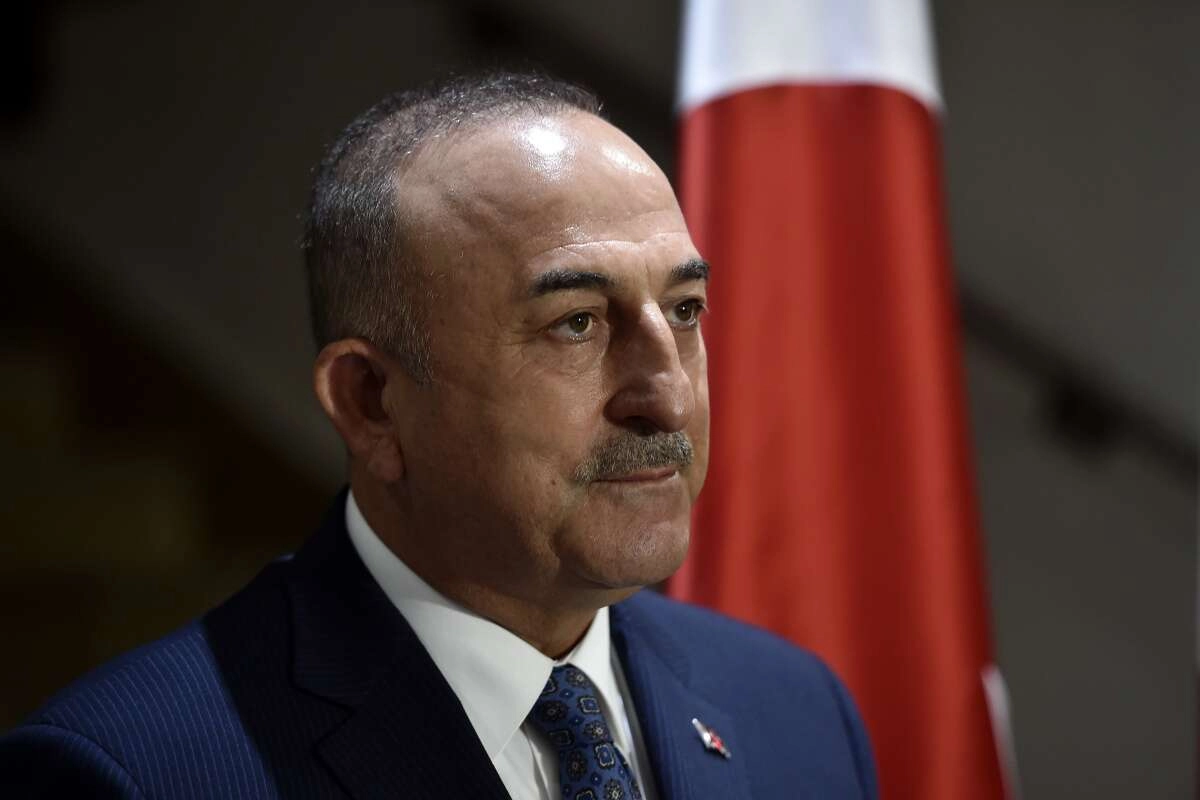 Bakan Çavuşoğlu'ndan Yunanistan'a sert uyarı