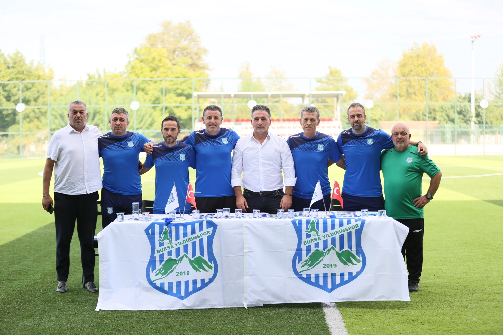 Yıldırımspor akademisinde imza töreni