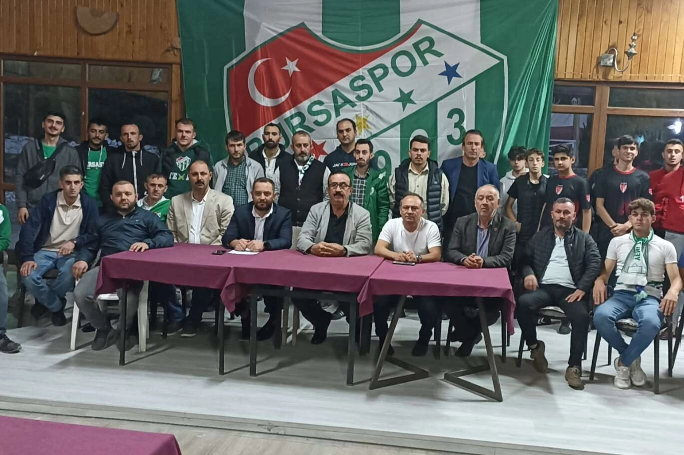 İnegöl Bursaspor Taraftarları Derneği'nden sert açıklama! 'Tüm siyasileri kınıyoruz!