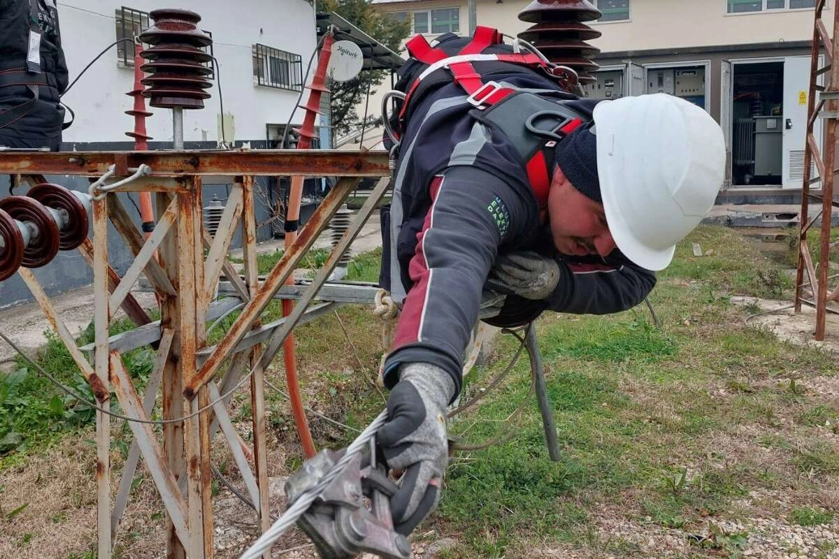 UEDAŞ çalışanlarına komando eğitimi