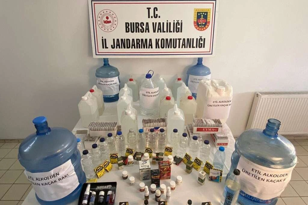 Bursa'da jandarmadan sahte rakı operasyonu