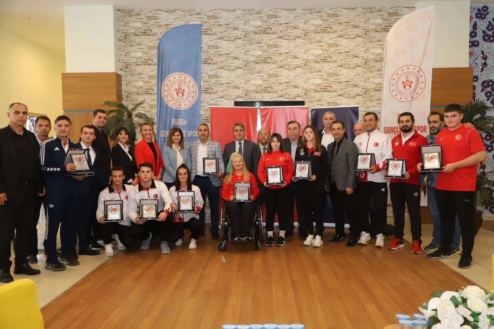 Yıldırım Belediyesi’ne yılın en iyi spor kulübü ödülü