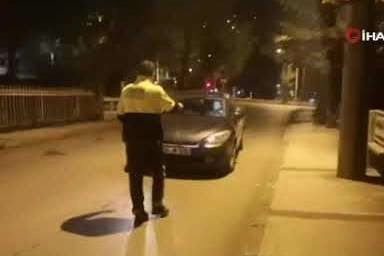 Uygulama noktasında polisi gören sürücü böyle kaçtı