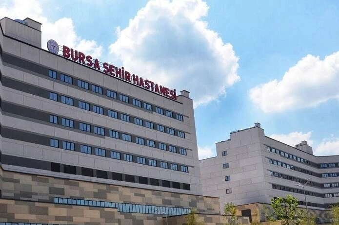 Bursa'da hasta, bilinci açık bypass edildi