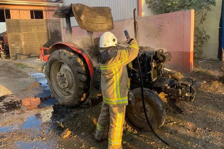 Bursa’da traktör alev alev yandı