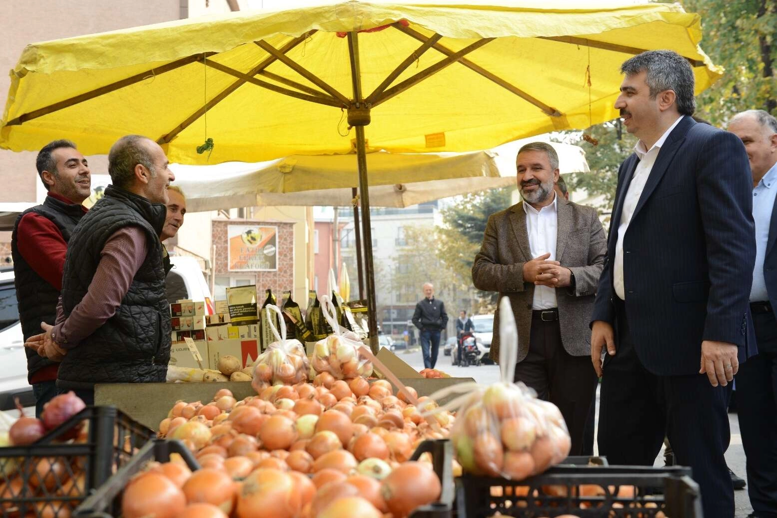 Başkan Yılmaz pazarcı esnafı ile buluştu