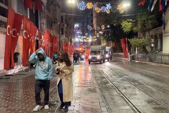 İstiklal Caddesi araç ve yaya trafiğine açıldı