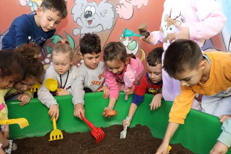 Anaokulu öğrencilerine deneysel arkeoloji eğitimi