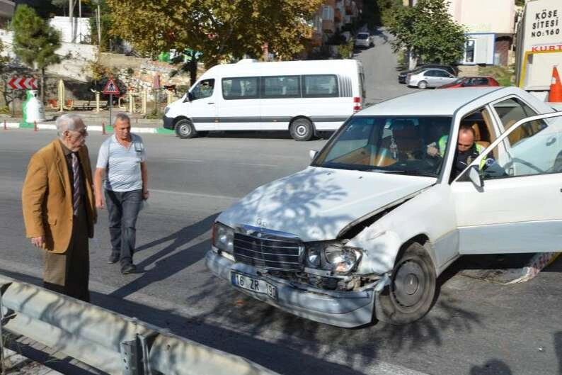 Ünlü Sanatçı Eşref Kolçak'ın otomobili çalınmak istendi