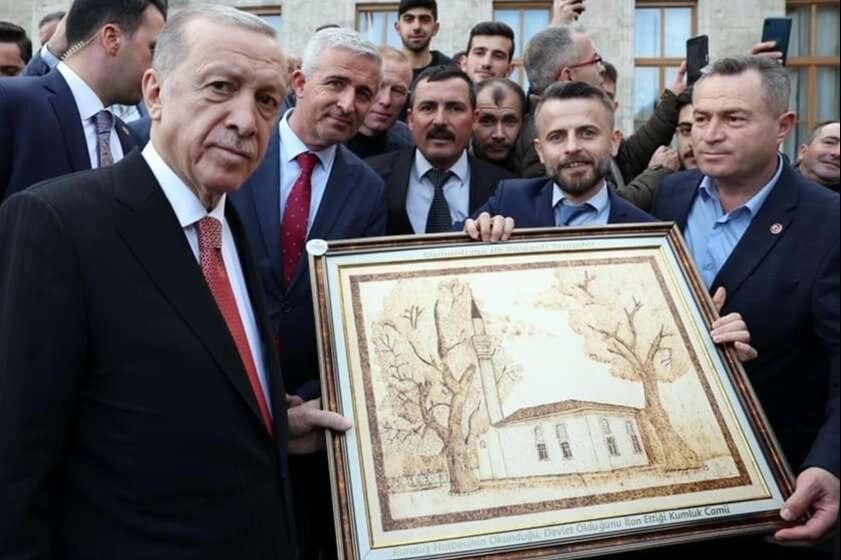 Bursalı gençlerden Cumhurbaşkanı Erdoğan’a anlamlı hediye