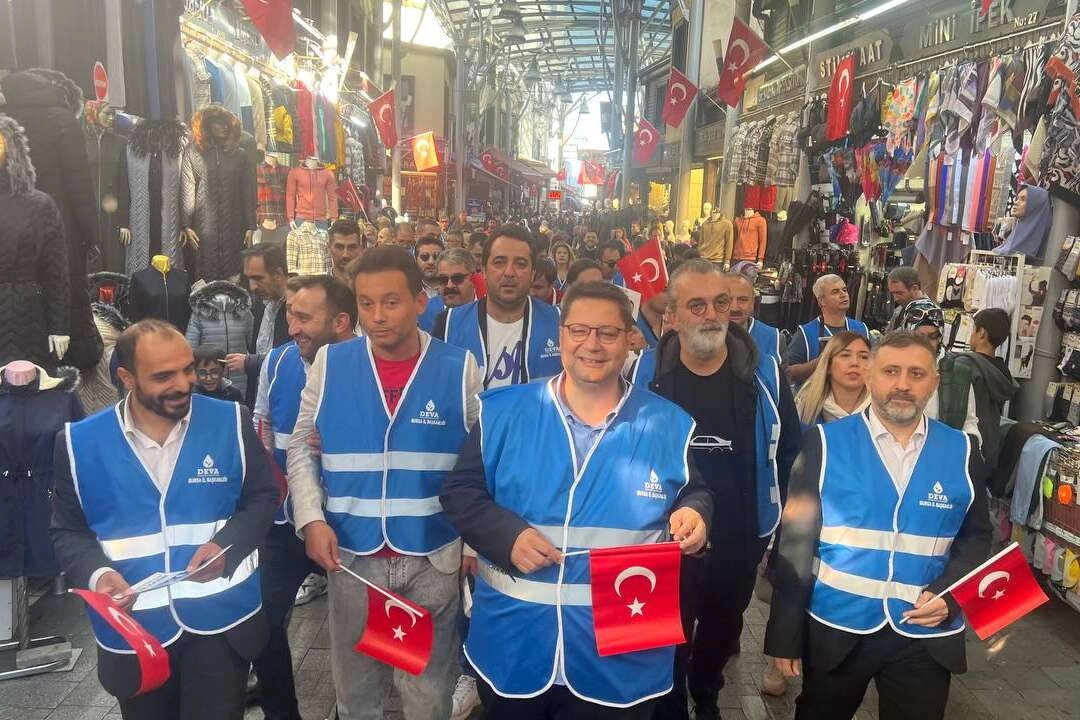 DEVA Bursa mavi yelekleri ile sahaya çıkıyor