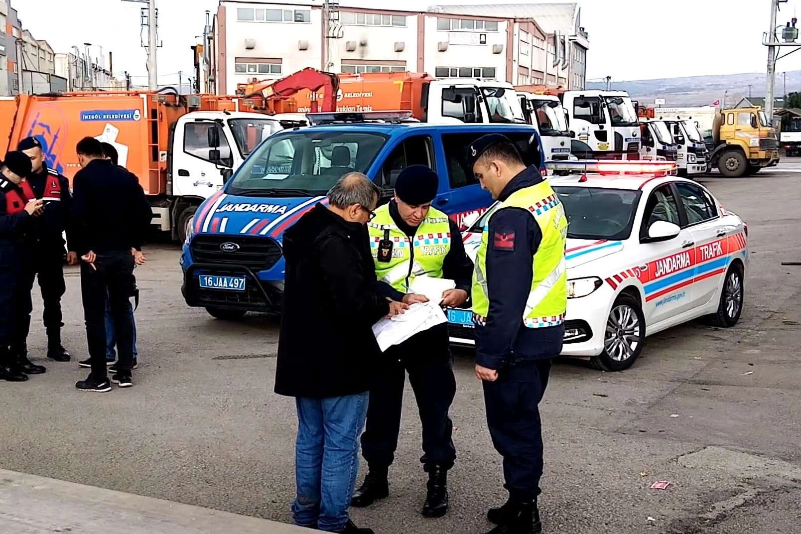 Bursa'da jandarma 700 kilo kaçak sakatat ele geçirdi