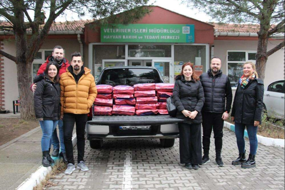 Kırsaldaki sokak hayvanları unutulmadı