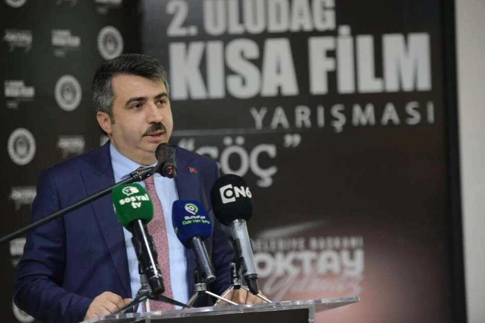 2. Uludağ Kısa Film Festivali'nde" ödüller sahiplerini buldu