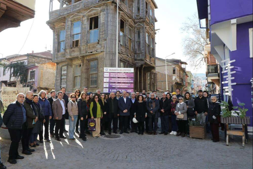 Mudanya Girit Sokağı’nda tarihi konak restorasyonu başladı