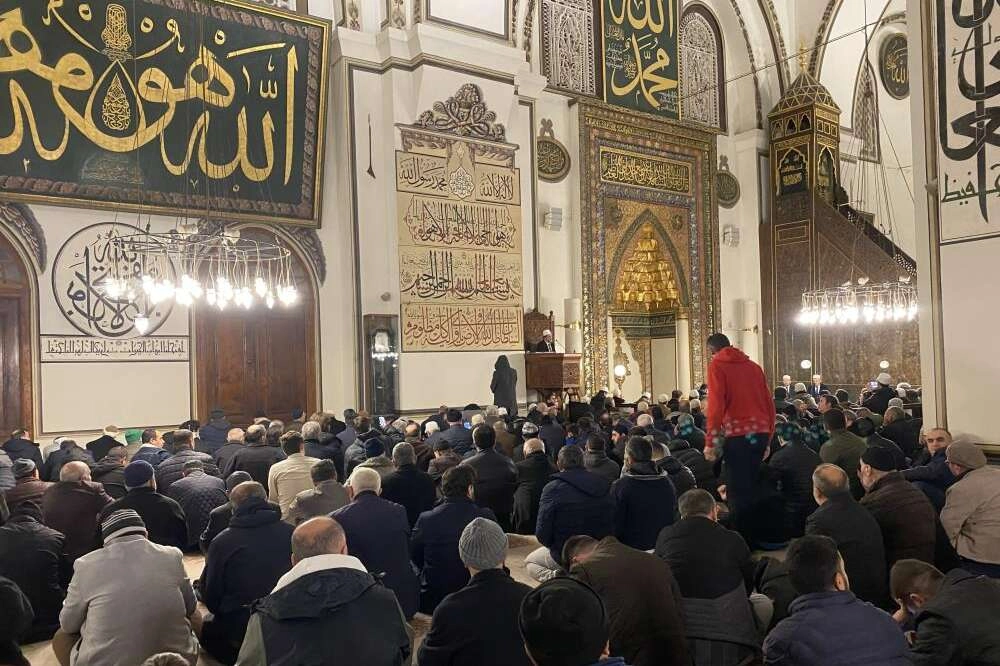 Bursalılar, Regaip Kandili'nde Ulu Cami'ye akın etti