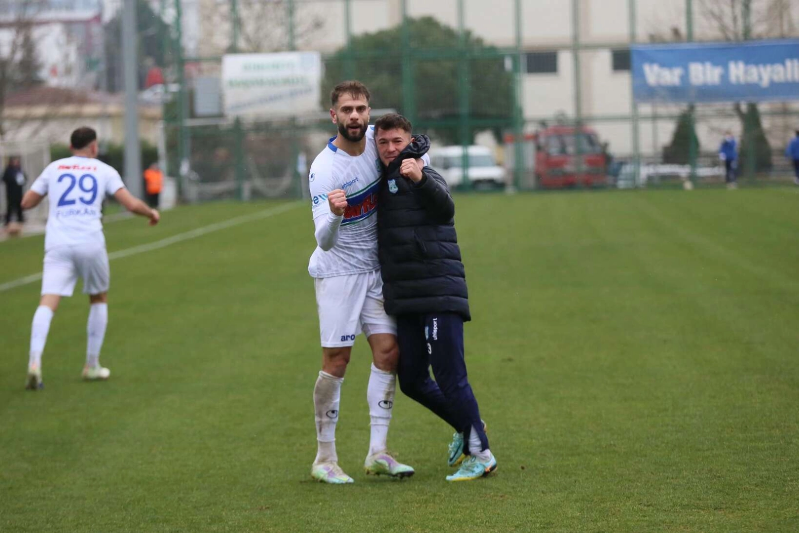 Yıldırımspor 3 attı, 1 aldı!