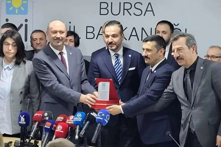 Bursa'da İYİ Parti'nin yeni yönetimi kolları sıvadı