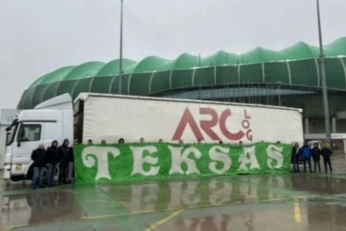 Bursaspor taraftarı, depremzedeler için 17. tırı gönderiyor