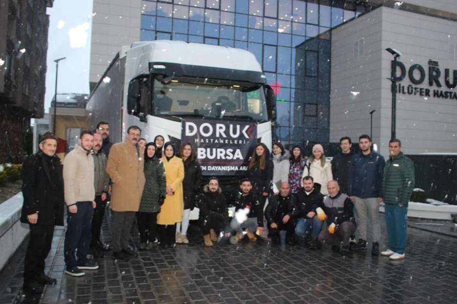 Doruk’tan Hatay Sahra Hastanesi’ne bir tır sağlık malzemesi ve ilaç desteği