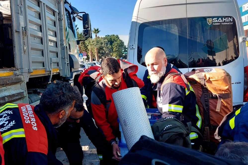 Yabancı arama kurtarma ekiplerinin afet bölgesindeki çalışmaları sürüyor